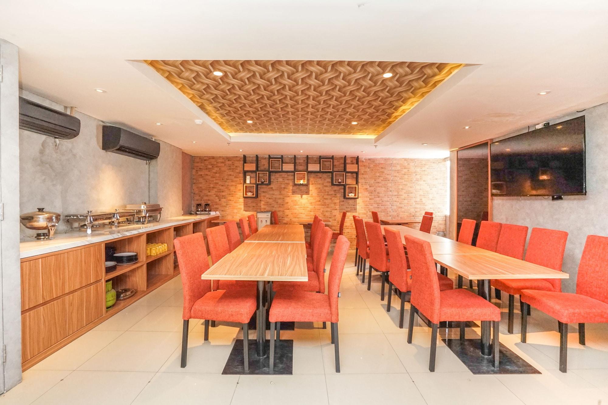Super Oyo Capital O 91962 Pavilion Permata סוראבאיה מראה חיצוני תמונה